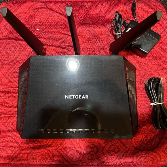 NETGEAR Nighthawk Smart Wi-Fi Router, R6700 - AC1750 - Picture 12 of 15